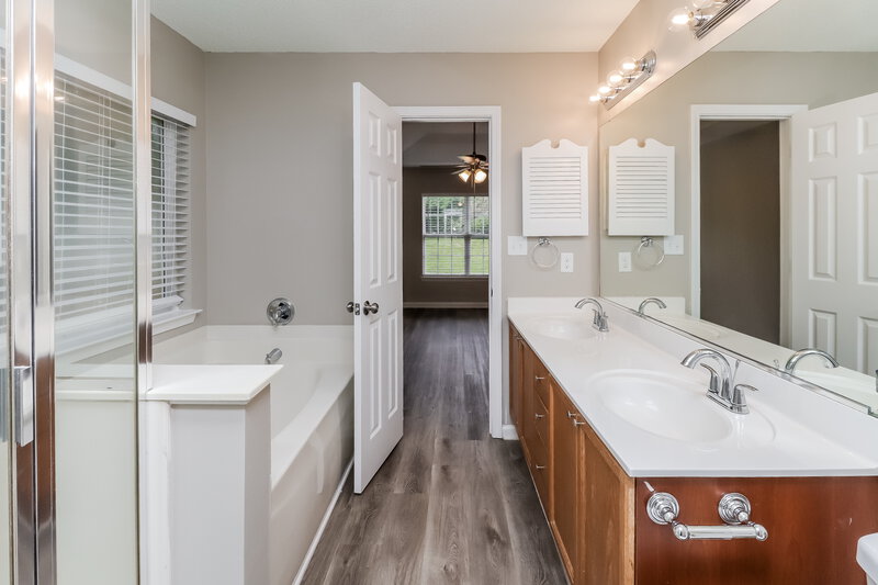 1,980/Mo, 103 Milroy Ln Mooresville, NC 28115 Main Bathroom View 2