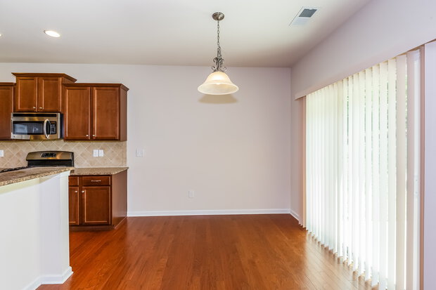 0/Mo, 5936 Stirlingshire Ct Charlotte, NC 28278 Breakfast Nook View
