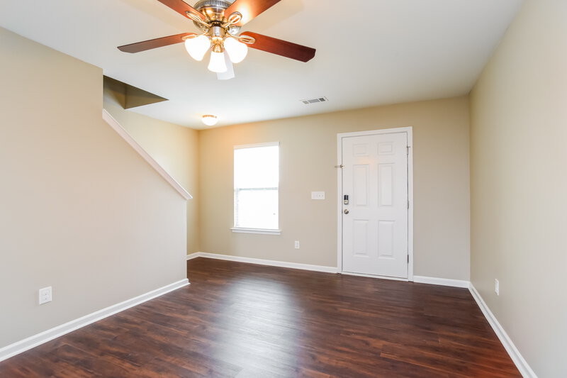 2,000/Mo, 1860 Greenbrook Trl Dallas, NC 28034 Living Room View 2