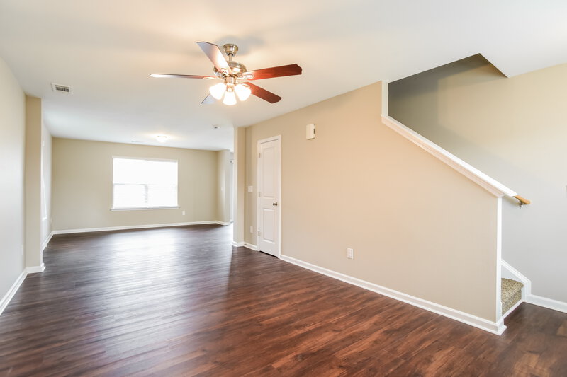 2,000/Mo, 1860 Greenbrook Trl Dallas, NC 28034 Living Room View 3