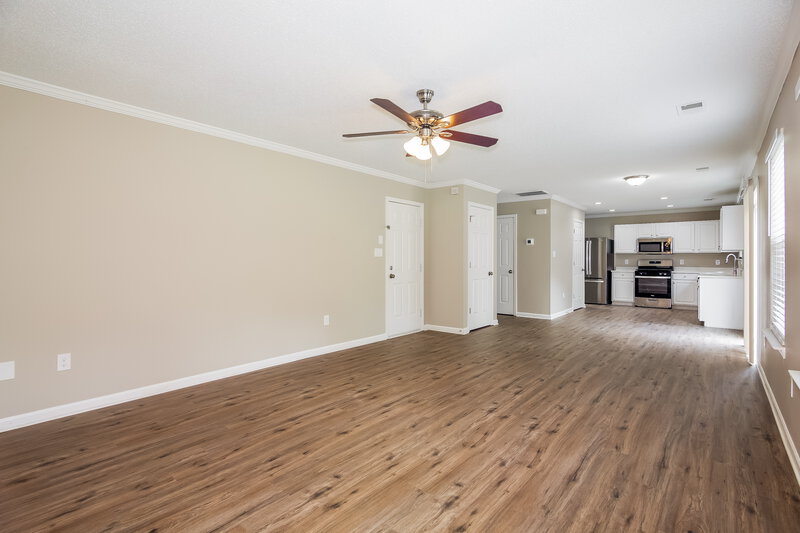 1,975/Mo, 5948 Pennycross Ln Charlotte, NC 28216 Living Room View 2