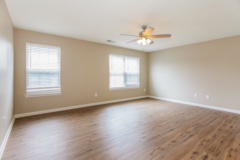 1,975/Mo, 5948 Pennycross Ln Charlotte, NC 28216 Living Room View 4