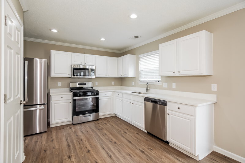 1,975/Mo, 5948 Pennycross Ln Charlotte, NC 28216 Kitchen View 2