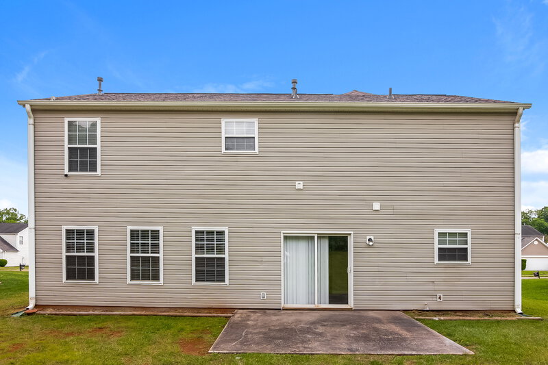 1,975/Mo, 5948 Pennycross Ln Charlotte, NC 28216 Rear View