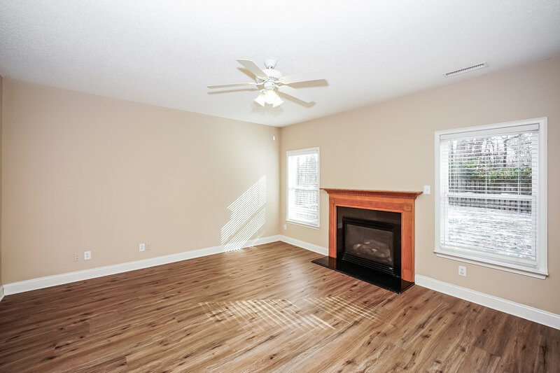 1,905/Mo, 712 Winborne Ave SW Concord, NC 28025 Living Room View 3