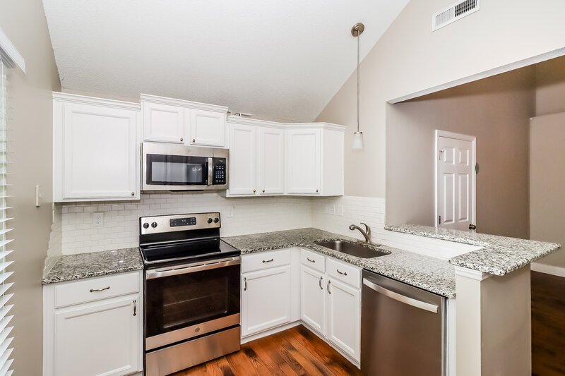 1,835/Mo, 660 Rebecca Jane Dr Mooresville, NC 28115 Kitchen View 2