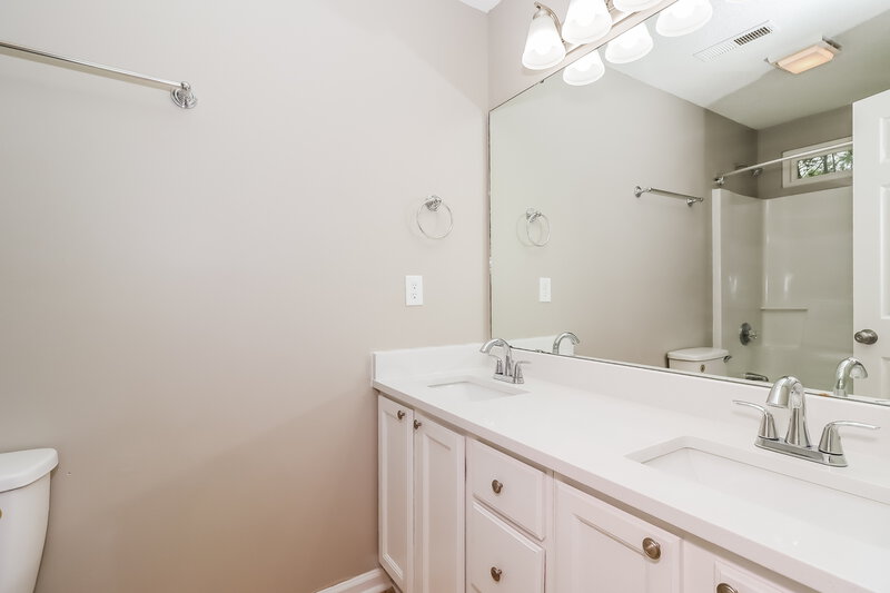 1,835/Mo, 660 Rebecca Jane Dr Mooresville, NC 28115 Main Bathroom View
