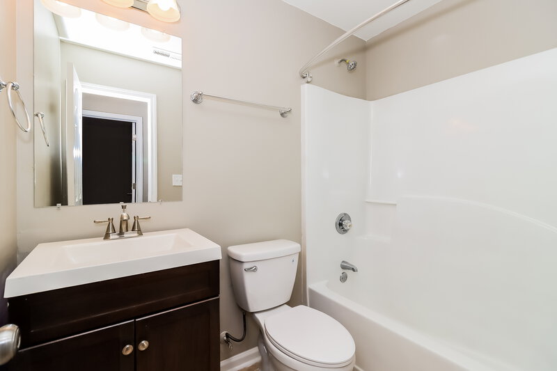1,835/Mo, 660 Rebecca Jane Dr Mooresville, NC 28115 Bathroom View