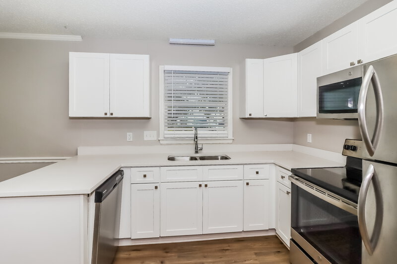 1,910/Mo, 11400 Red Hickory Ln Charlotte, NC 28273 Kitchen View