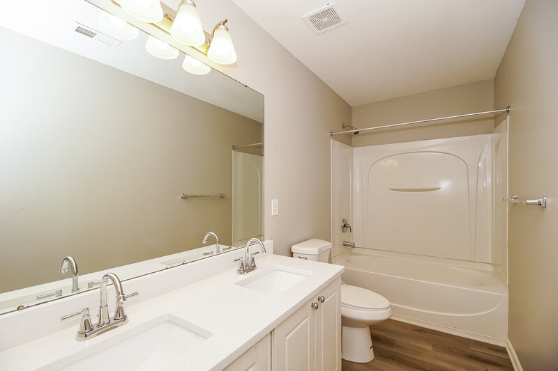 1,710/Mo, 5126 Grays Ridge Dr Charlotte, NC 28269 Main Bathroom View