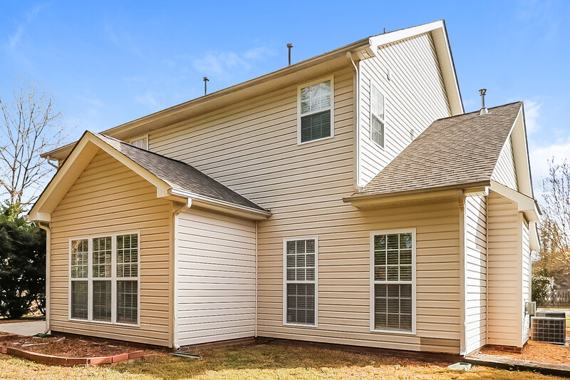 2,330/Mo, 13138 Planters Row Dr Charlotte, NC 28278 Rear View
