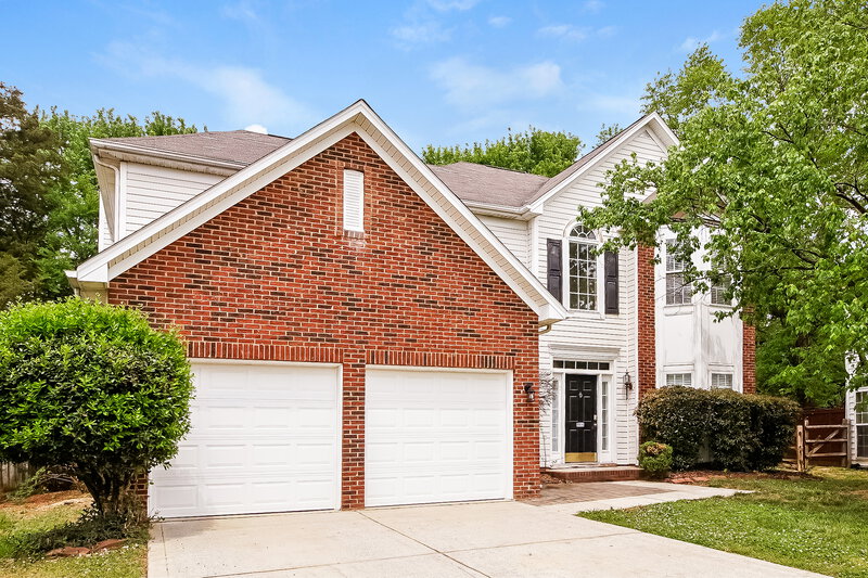 2,590/Mo, 8936 Coppermine Ln Charlotte, NC 28269 Front View 2