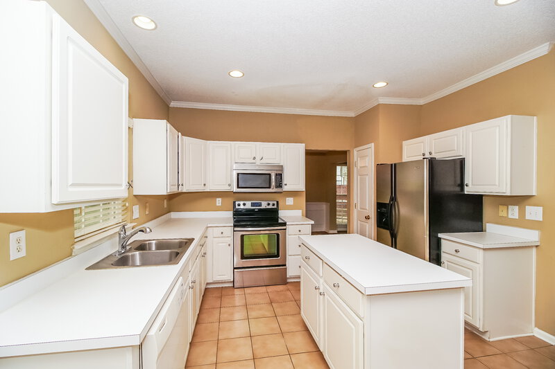 2,590/Mo, 8936 Coppermine Ln Charlotte, NC 28269 Kitchen View 2