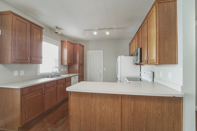 2,460/Mo, 10729 Tradition View Dr Charlotte, NC 28269 Kitchen View 2