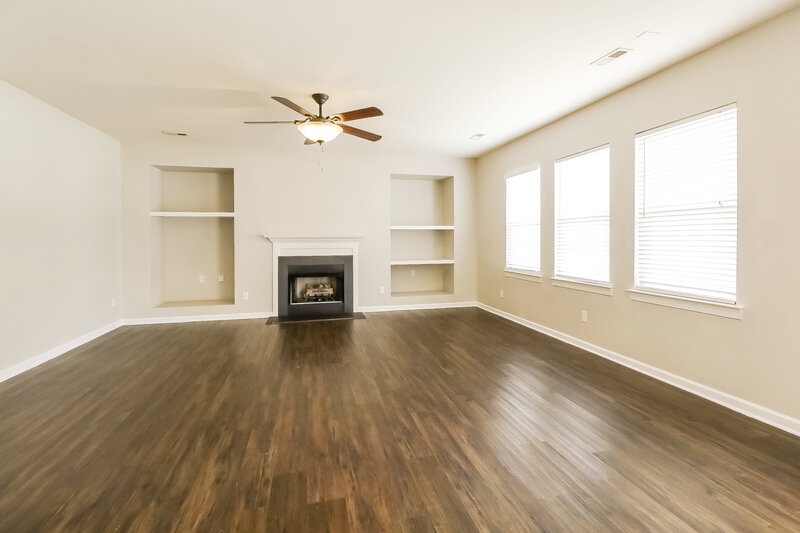 2,420/Mo, 15126 Callow Forest Dr Charlotte, NC 28273 Living Room View