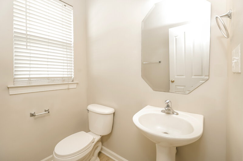 2,420/Mo, 15126 Callow Forest Dr Charlotte, NC 28273 Powder Room View