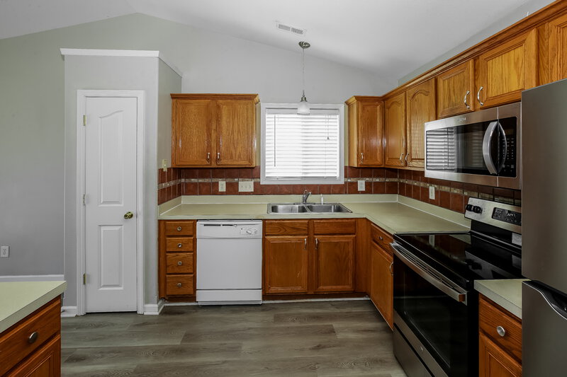 2,105/Mo, 12705 Walking Stick Dr Charlotte, NC 28278 Kitchen View