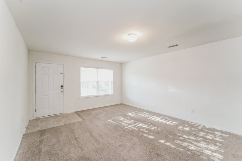 1,655/Mo, 4610 Palustris Ct Charlotte, NC 28269 Living Room View