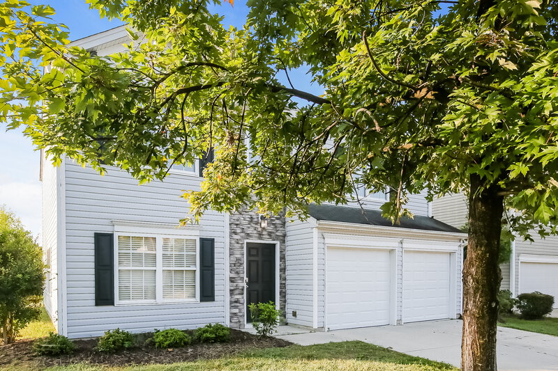2,100/Mo, 10324 Wakerobin Ln Charlotte, NC 28213 Front View