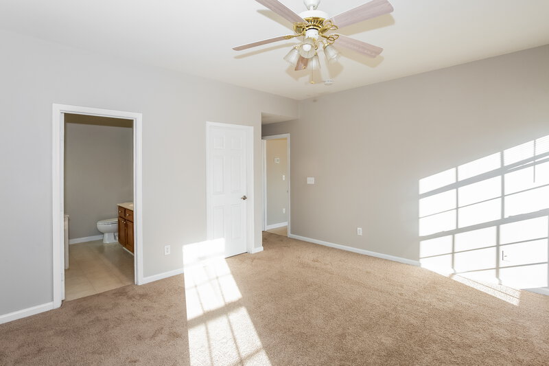 2,135/Mo, 9908 Spring Park Dr Charlotte, NC 28269 Main Bedroom View 2