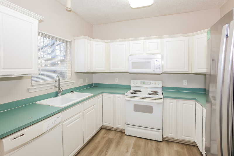 1,740/Mo, 7525 Grabill Dr Charlotte, NC 28269 Kitchen View