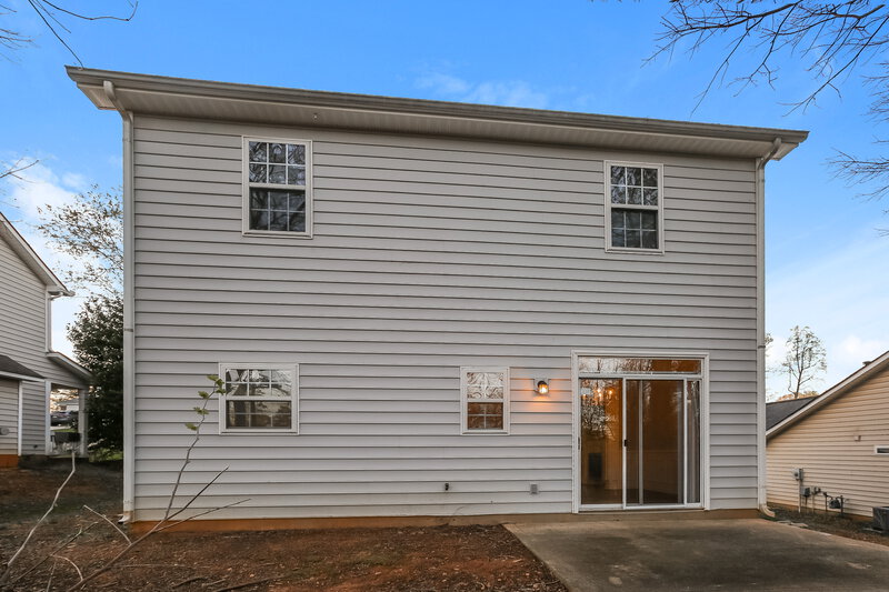 1,740/Mo, 7525 Grabill Dr Charlotte, NC 28269 Rear View 2