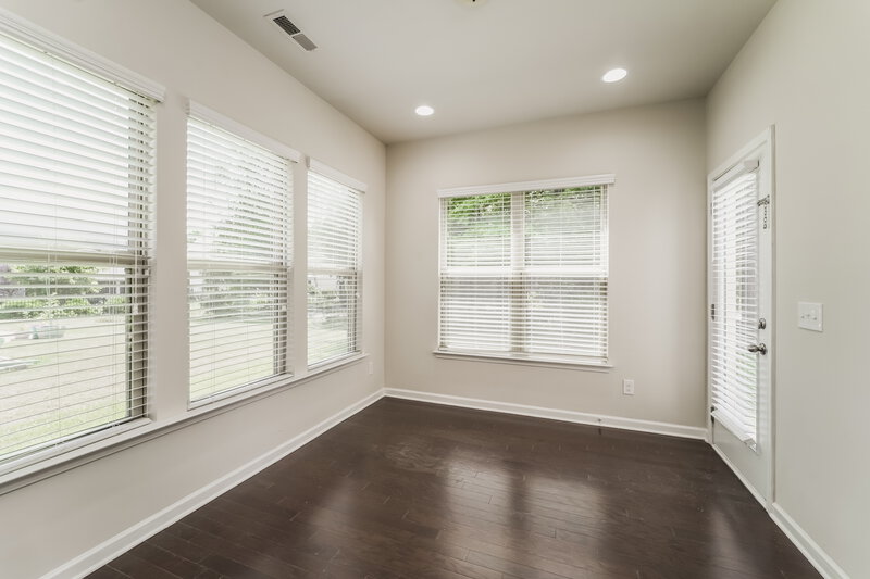 2,600/Mo, 15315 Fred Brown Rd Huntersville, NC 28078 Sun Room View