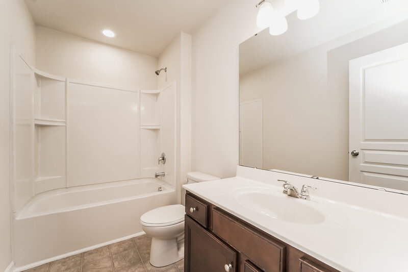 2,600/Mo, 15315 Fred Brown Rd Huntersville, NC 28078 Bathroom View