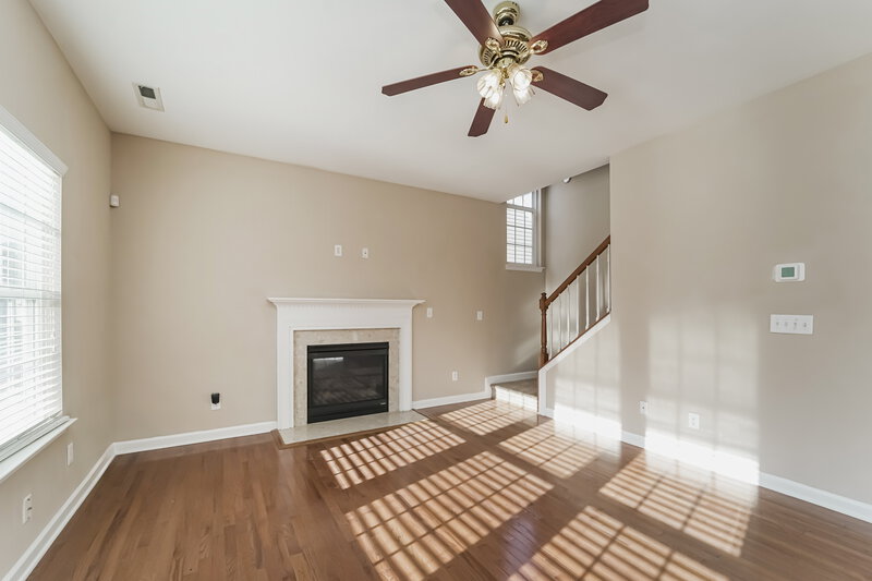 2,595/Mo, 9815 Edinburgh Ln Charlotte, NC 28269 Living Room View