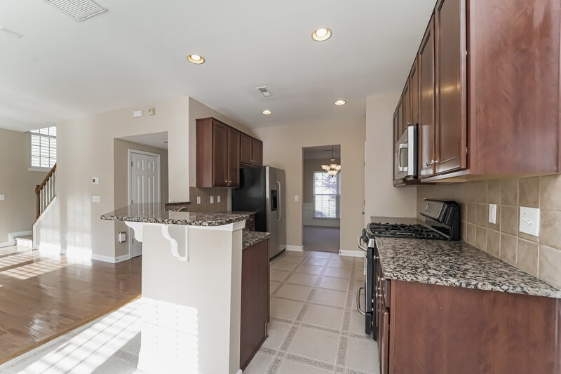 2,595/Mo, 9815 Edinburgh Ln Charlotte, NC 28269 Kitchen View