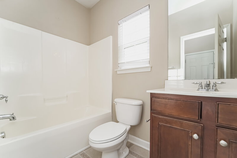 2,595/Mo, 9815 Edinburgh Ln Charlotte, NC 28269 Bathroom View 2