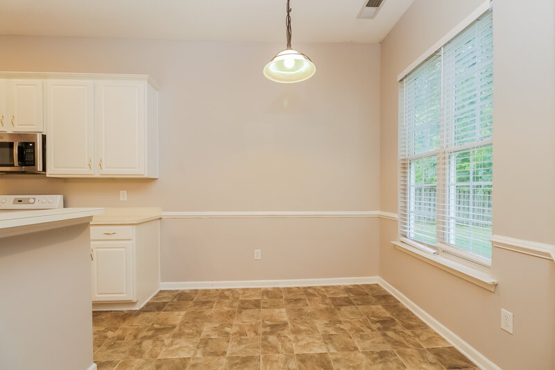 2,385/Mo, 15541 Dehavilland Dr Charlotte, NC 28278 Breakfast Nook View