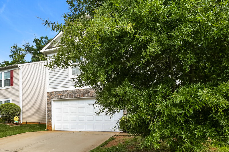 2,150/Mo, 5521 Twin Brook Dr Charlotte, NC 28269 Front View