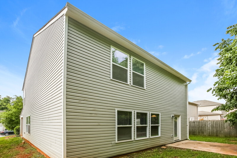 2,150/Mo, 5521 Twin Brook Dr Charlotte, NC 28269 Rear View 2