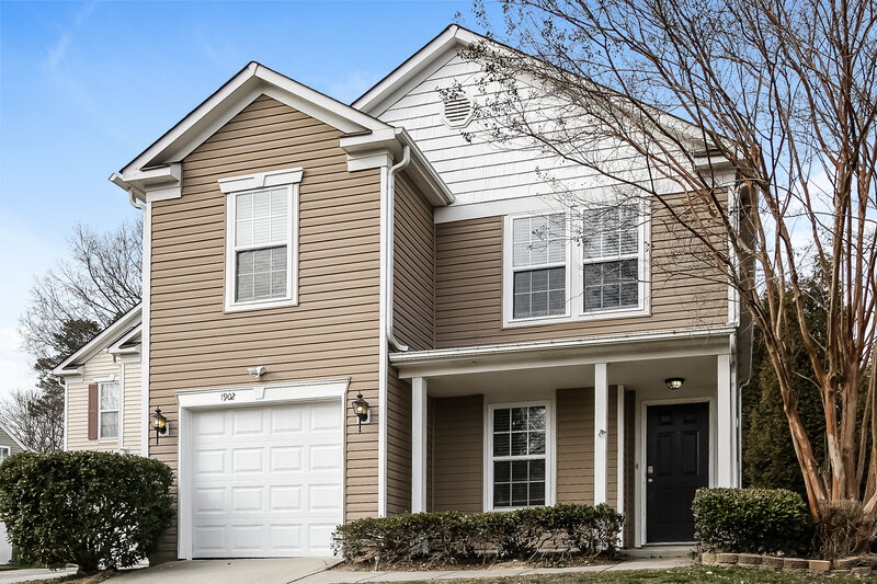 2,045/Mo, 1902 Mallard Woods Pl Charlotte, NC 28262 Front View 2