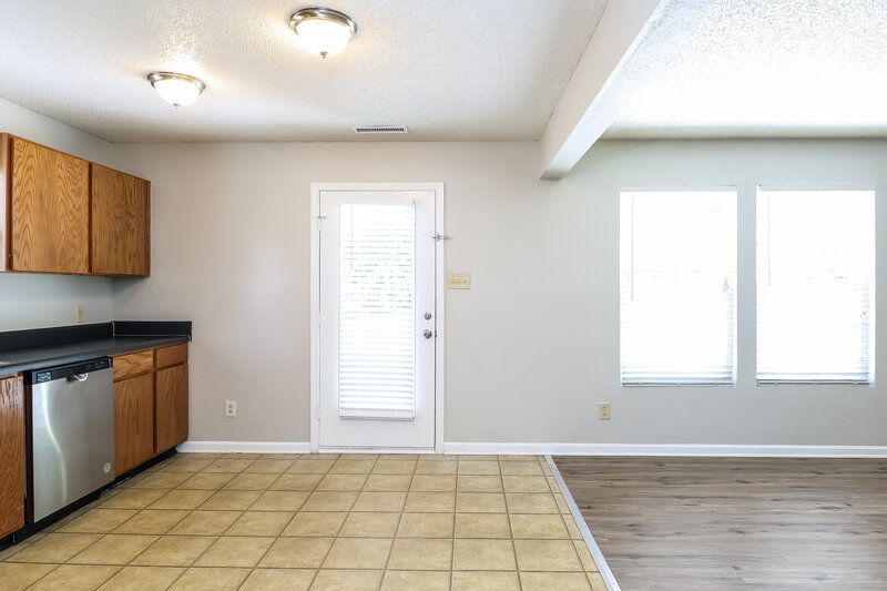 0/Mo, 1902 Mallard Woods Pl Charlotte, NC 28262 Dining Room View