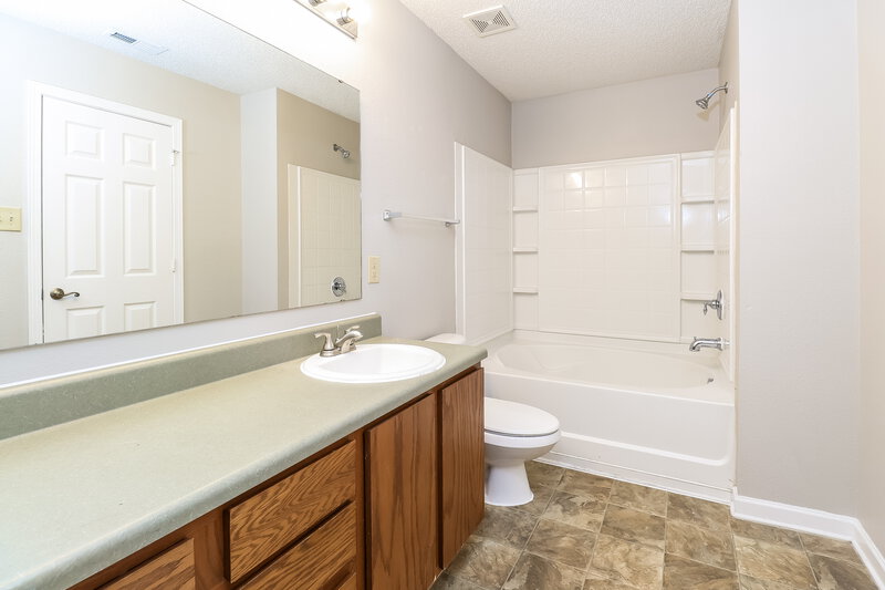 0/Mo, 1902 Mallard Woods Pl Charlotte, NC 28262 Bathroom View 2