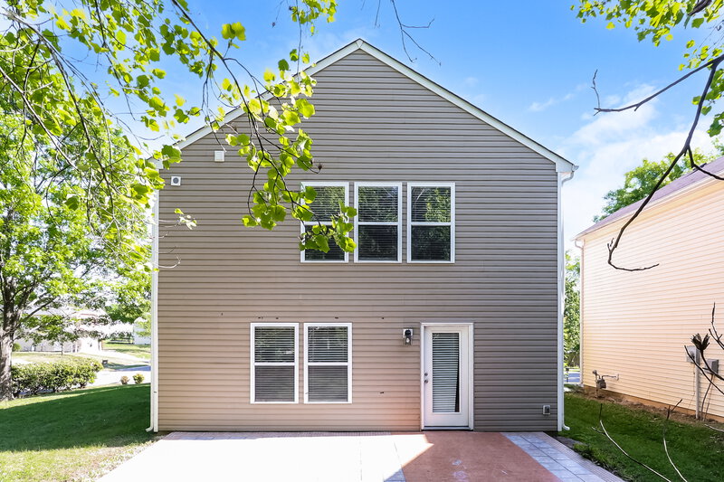 0/Mo, 1902 Mallard Woods Pl Charlotte, NC 28262 Rear View