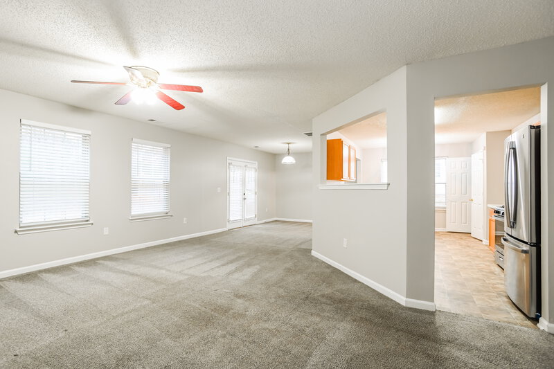 1,880/Mo, 6703 Devongate Ln Charlotte, NC 28269 Living Room View 2