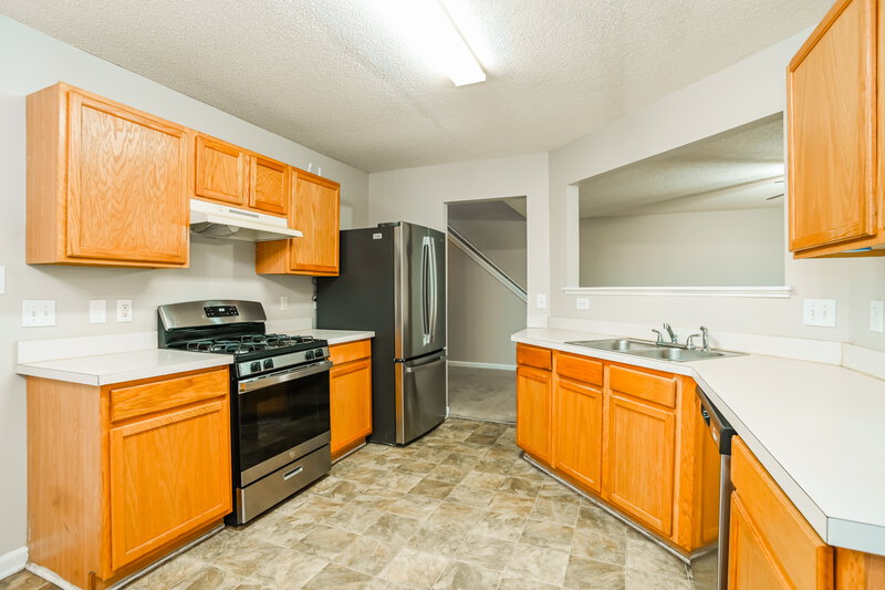 1,880/Mo, 6703 Devongate Ln Charlotte, NC 28269 Kitchen View 2