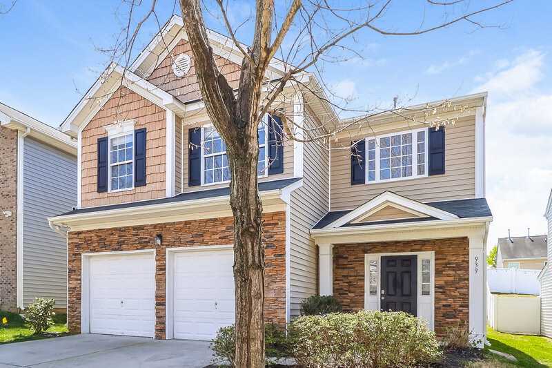 2,000/Mo, 939 Old Forester Ln Charlotte, NC 28214 Front View