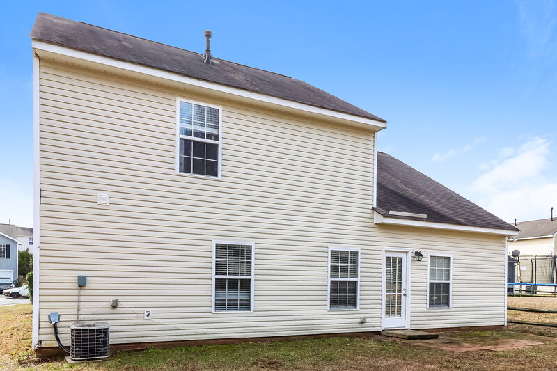 2,130/Mo, 1451 Mandy Place Ct Charlotte, NC 28216 Rear View 2