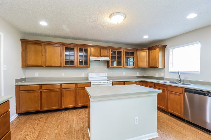 2,000/Mo, 4490 Saint Catherines Ct Concord, NC 28025 Kitchen View