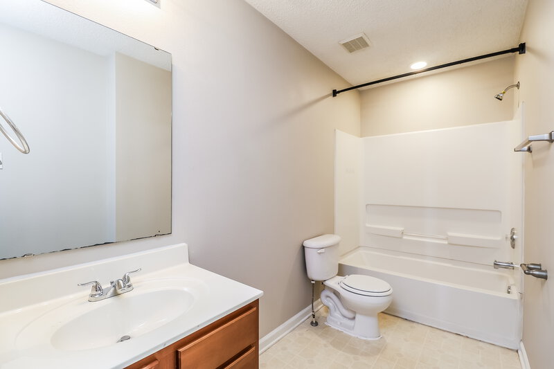 2,000/Mo, 4490 Saint Catherines Ct Concord, NC 28025 Bathroom View