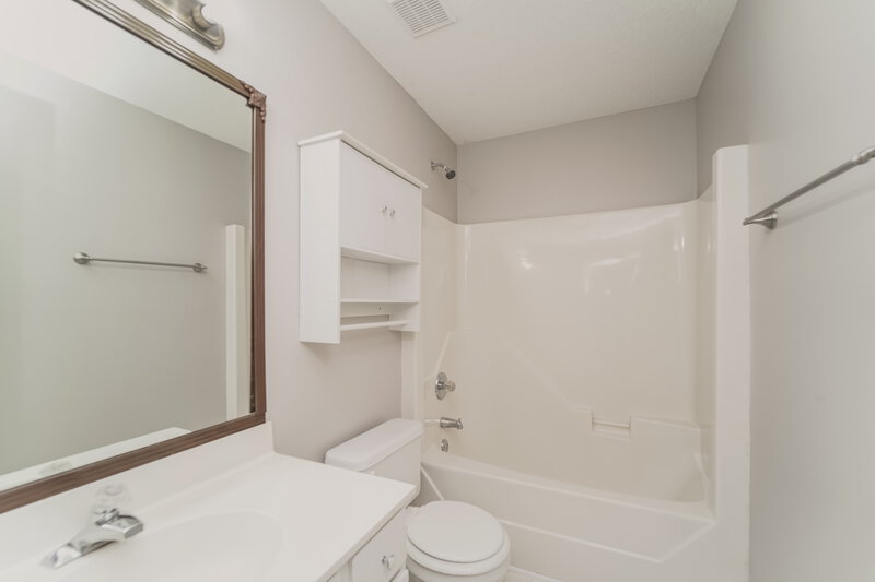 1,715/Mo, 8733 Cinnabay Dr Charlotte, NC 28216 Main Bathroom View