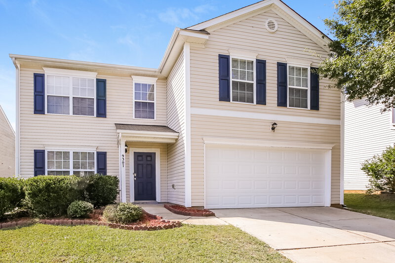 2,050/Mo, 9307 John Russell Rd Charlotte, NC 28215 Front View 2