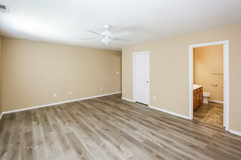 2,050/Mo, 9307 John Russell Rd Charlotte, NC 28215 Main Bedroom View 2