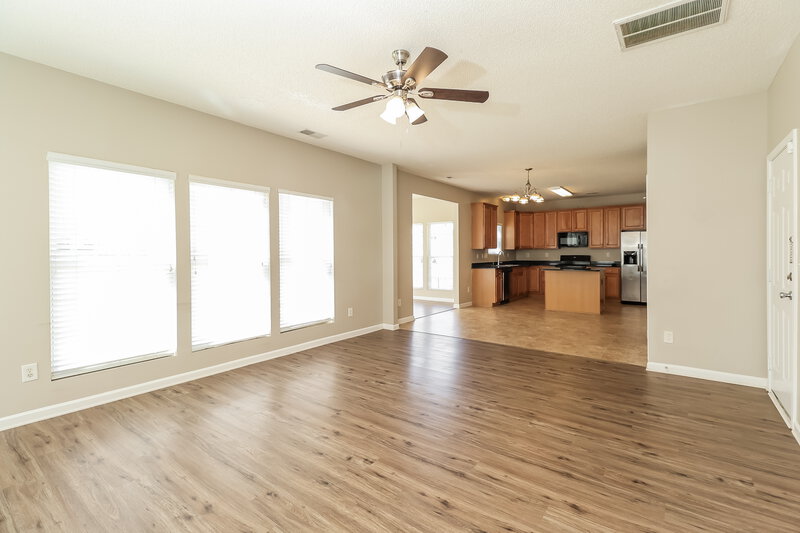 2,345/Mo, 4419 Golden View Dr Charlotte, NC 28278 Family Room View 2