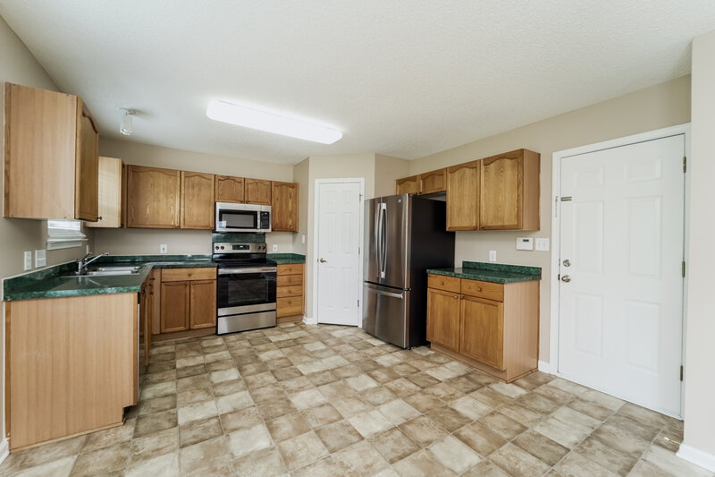 2,150/Mo, 911 Reigate Rd Charlotte, NC 28262 Kitchen View