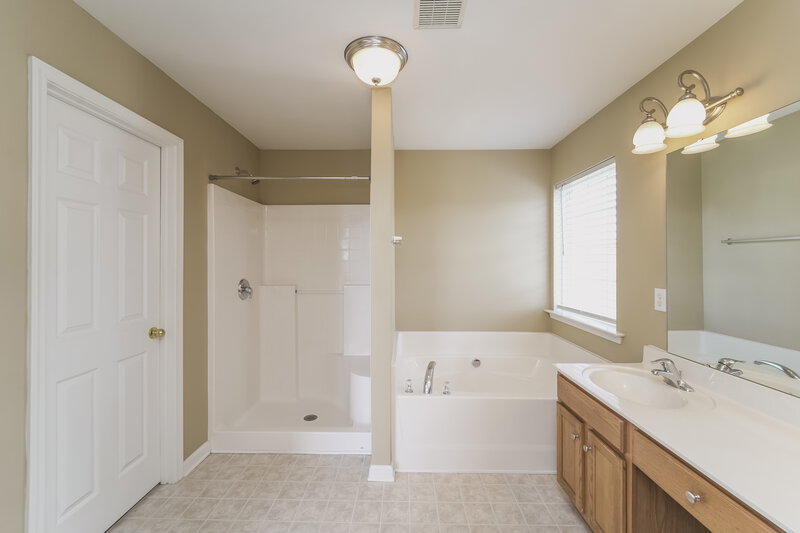 2,455/Mo, 14709 Asheton Creek Dr Charlotte, NC 28273 Main Bathroom View